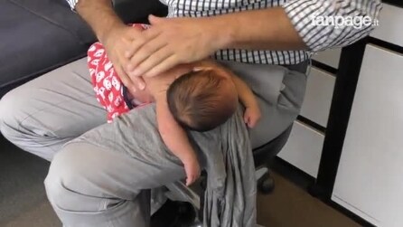 Bebê tem cólicas, mas o remédio do médico é infalível