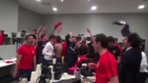 Atletico Madrid in finale di Champions, i calciatori cantano "un giorno all'improvviso"