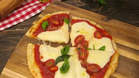 Pizza furba in padella: si prepara in 5 minuti!