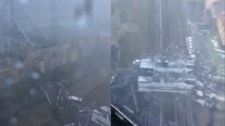 Crollo ponte Genova, il disastro visto dall'alto: decine di veicoli tra le macerie
