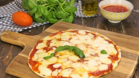 Piadipizza: la ricetta veloce e buonissima che si prepara in padella!