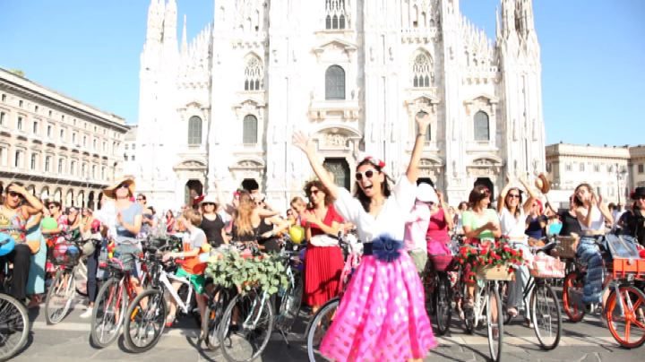 Milano, 500 donne in bicicletta per la Fancy Women Bike Ride
