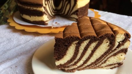 Zebra cake morbidissima: il dolce perfetto per concludere un pranzo o una cena