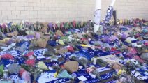 Incidente Leicester: i tifosi rendono omaggio al presidente fuori lo stadio