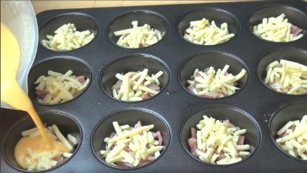 Cuoce le omelette nella teglia dei muffin: un'idea creativa e appetitosa