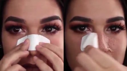 Applica un prodotto sul viso: quando lo toglie ha qualche dettaglio in più
