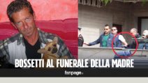 Omicidio Yara, Massimo Bossetti ai funerali della madre: scortato e coperto dalla polizia
