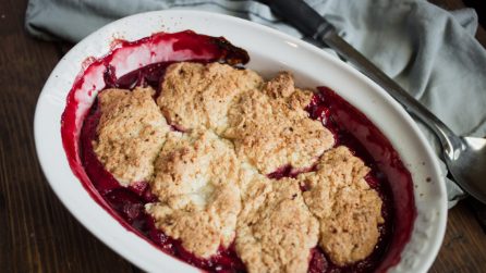Cobbler alle fragole: il dolce facile e gustoso