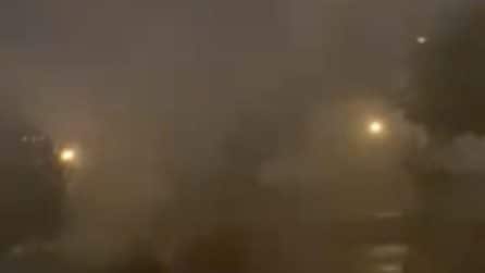 Milano, forte temporale in serata: raffiche di vento e pioggia colpiscono la città