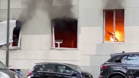 Esplosione a Milano, le urla dall'interno dall'appartamento divorato dalle fiamme