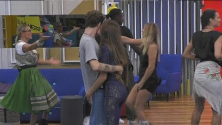 Grande Fratello VIP - Franceska Pepe bacia Tommaso Zorzi