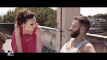 Una pezza di Lundini, il trailer di "A piedi scarzi" con Emanuela Fanelli e Alessandro Borghi