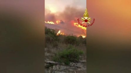 Vasto incendio a Sonnino, in provincia di Latina