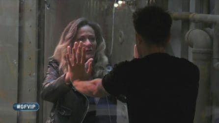 GF VIP, Andrea Zelletta rivede la mamma: "Ti voglio bene"