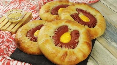 Brioche con wurstel e uova: l'idea sfiziosa per un aperitivo unico e originale!