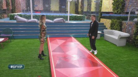 GFVIP - Quentin fa una sorpresa d'amore a Myriam Catania