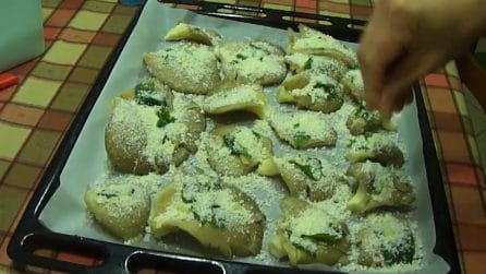 Funghi al forno: la ricetta del contorno veloce e saporito
