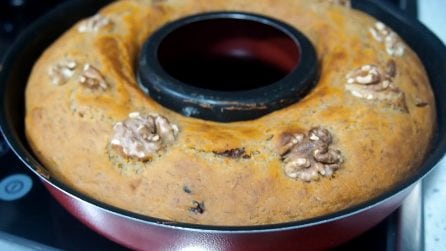 Ciambellone noci e cioccolato: la ricetta gustosa da provare