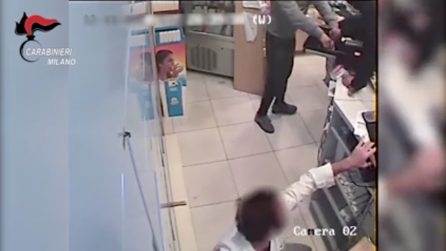 Milano, rapinano il farmacista e lo prendono a calci e pugni: arrestati