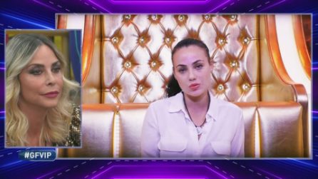 Lo scontro tra Rosalinda e Dayane si scontrano con Stefania Orlando