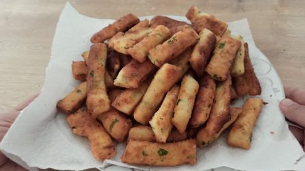 Frittelle al formaggio: la ricetta semplice e gustosa per i tuoi aperitivi