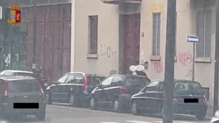 Spaccio in centro a Milano: ordini su WhatsApp e consegne in bici e taxi