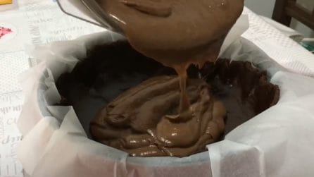 Torta del nonno senza burro: pasta frolla al cacao ripiena di crema pasticciera al cioccolato