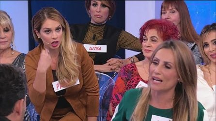 Uomini e Donne, Pamela Barretta contro Ursula Bennardo: "Hai ripreso Sossio, dignità sotto ai piedi"