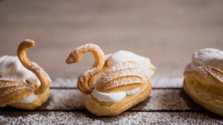 Cigni di pasta choux: una ricetta semplice, ma d'effetto!