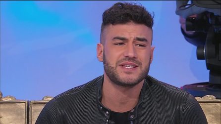 Uomini e Donne, Lorenzo Riccardi: "Sono in crisi, mi piacciono entrambe allo stesso modo"
