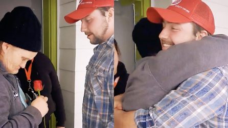 A San Valentino regalano rose alle donne sole: l'idea di due fratelli viene dagli Stati Uniti