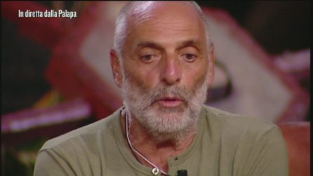 L'Isola dei Famosi 2019, dubbi sulle difficoltà di Paolo: "Ci marcia su?"