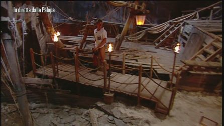 L'Isola dei Famosi - Yuri abbandona la Palapa