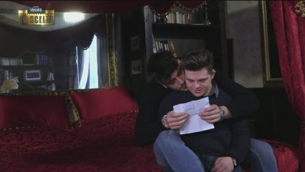 Uomini e Donne, quanti abbracci tra Luigi e il fratello Salvo