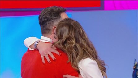 Uomini e Donne, schiaffo di Roberta Di Padua a Riccardo Guarnieri: "Se continui te ne do un altro"