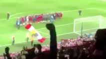 "You'll never walk alone": l'emozionante coro dopo la vittoria del Liverpool