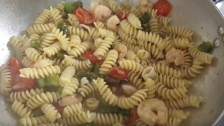 Fusilli ai frutti di mare: un ottimo primo piatto pronto in pochi minuti