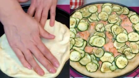 Pizza con zucchine e salmone: il piatto rustico che piacerà a tutti
