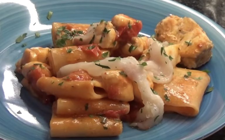 Paccheri con pomodorini e rana pescatrice: un primo piatto ...