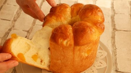 Morbido e soffice pane alle mele: perfetto da abbinare alla crema al cioccolato