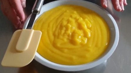 Crema al limone: ideale per farcire moltissimi dessert