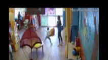 Cosenza, bambini picchiati, calpestati e minacciati di morte in classe dalle maestre di asilo