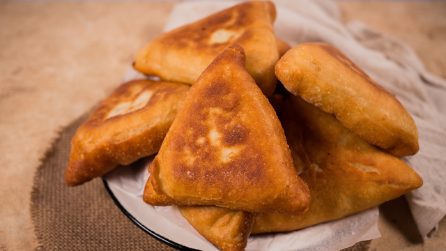 Panini fritti ripieni di pollo e riso: soffici, saporiti e originali!