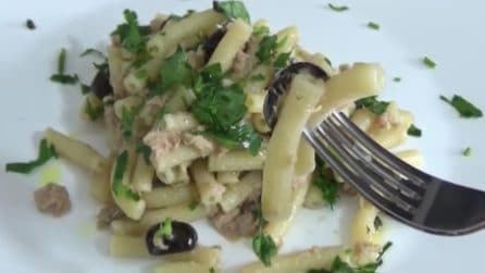 Sedanini alla puttanesca bianca: la ricetta del primo piatto veloce e saporito