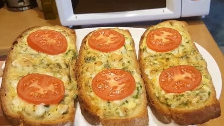 Bruschette saporite con uova e pomodoro: semplici e squisite