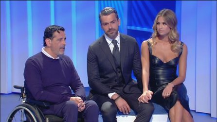 Luca Argentero e Cristina Marino abbracciano Camilla che ha perso la madre a gennaio 2019