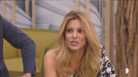 Adriana Volpe continua la discussione dopo l'ingresso di Rita Rusic