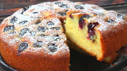 Torta soffice alle ciliegie: la ricetta del gustoso dessert