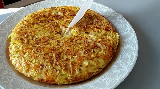Cabbage omelette the tasty way to prepare it