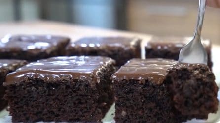 Quadrotti soffici al cioccolato senza uova: la ricetta semplice e gustosa